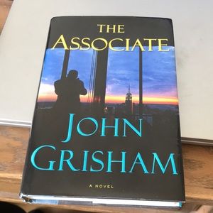 THE ASSOCIATE HARD BACK NOVEL BY JOHN GRISHAM IN GREAT CONDITION EXCELLENT READ!